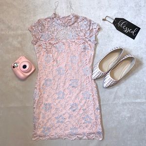 No boundaries | blush pink | lace dress